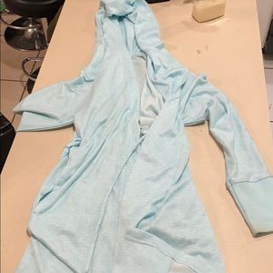 Hooded pocketed robe